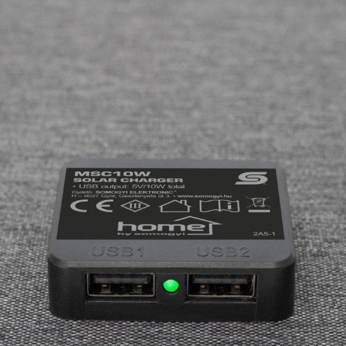 HOME MSC10W hordozható napelemes USB töltő, összecsukható, 10Watt, 2xUSB, LED töltésjelző, felakasztható, tartozék karabinerekkel